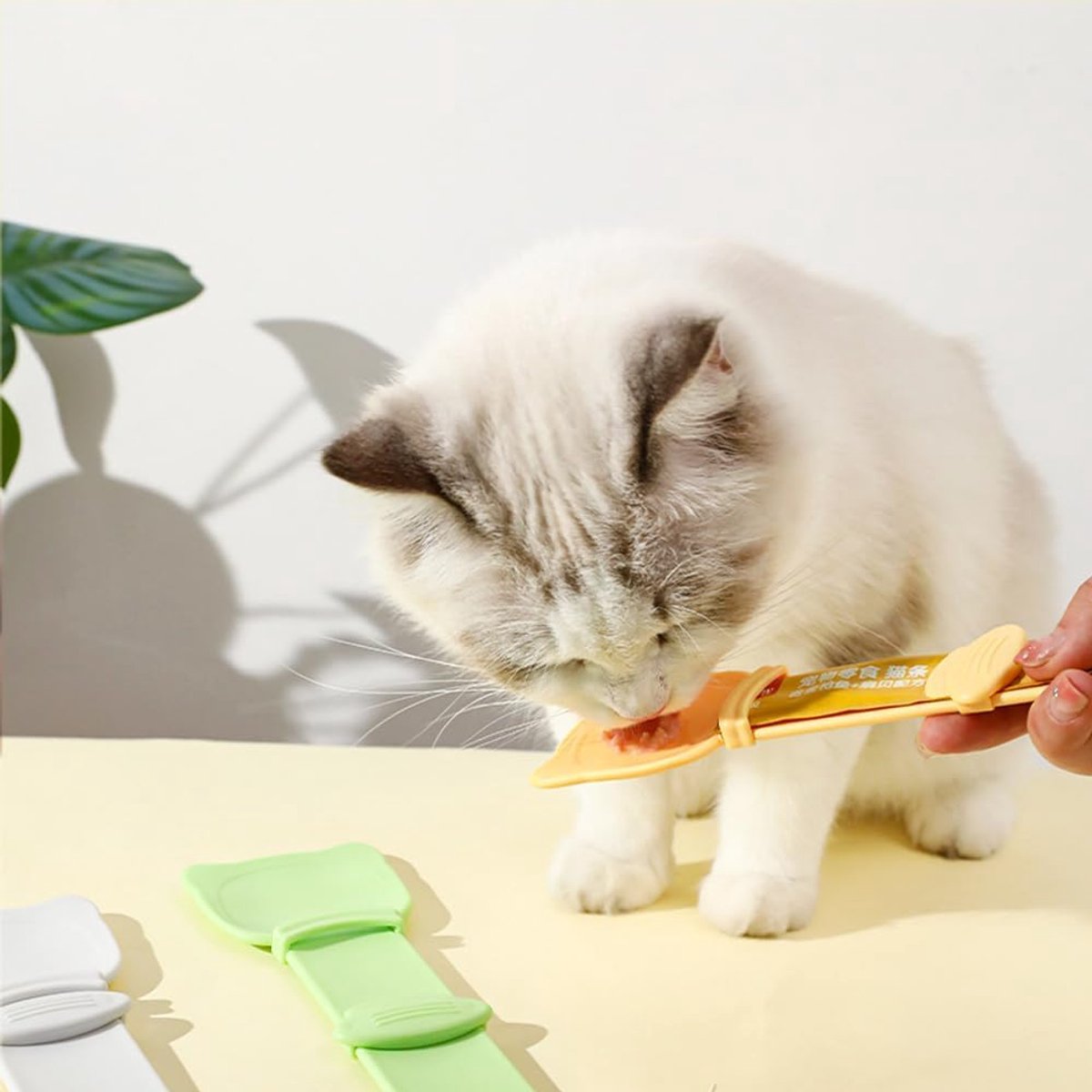 Cat Treat Squeeze Spoons – Mess-Free Feeding for Wet Food & Purees, Set of 3